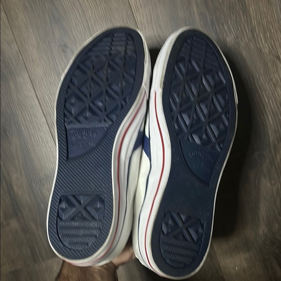 Converse White and Blue Sneakers with Red Stars - Picture 3 of 3